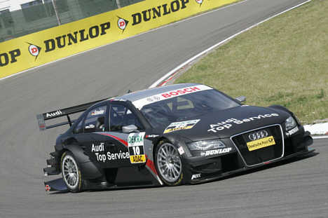 Timo Scheider satte hurtigste tid her i den anden testsession på Zandvoort banen i Holland.